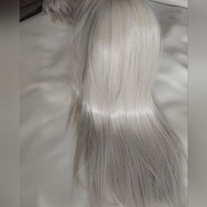 18' platinum lace front wig